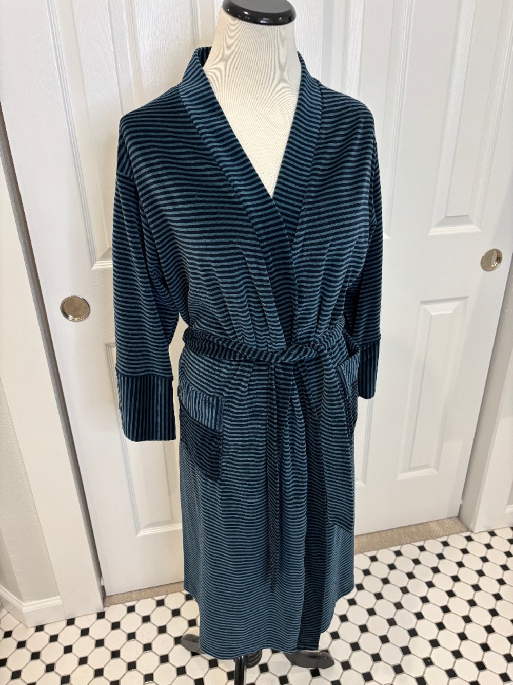 PIP VELOUR WRAP ROBE SIZE SMALL